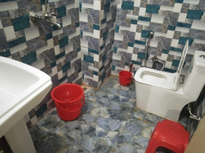Bathroom 3, Tirupati Bhawan, Mathura