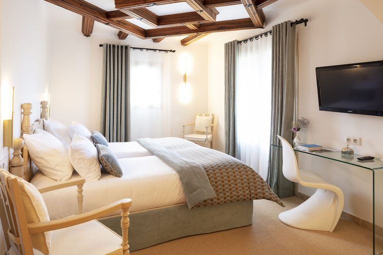 Bedroom 3, La Bonne Etape, Alpes-de-Haute-Provence