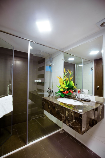 Bathroom 3, My Linh Hotel, Hai Bà Trưng