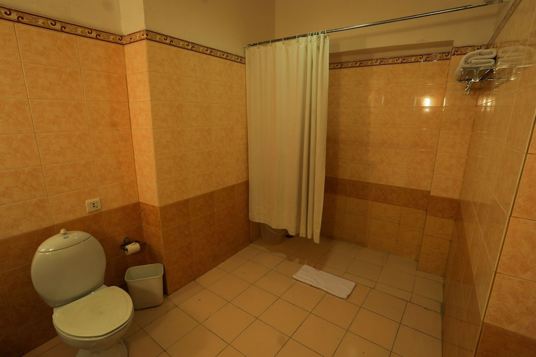 Bathroom 4, Classic Residency, Hardwar