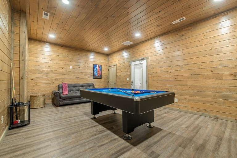 Game room 3, Simply Blessed, Sevier