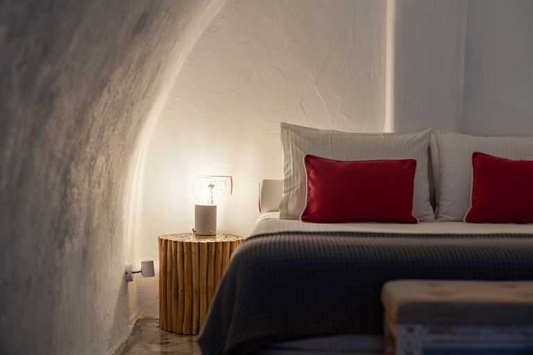 Bedroom 5, Akron Cliff Suite, South Aegean