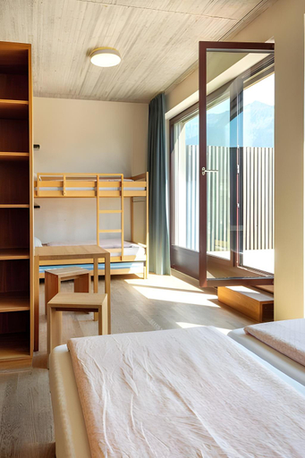 Bedroom 2, Interlaken Youth Hostel, Interlaken
