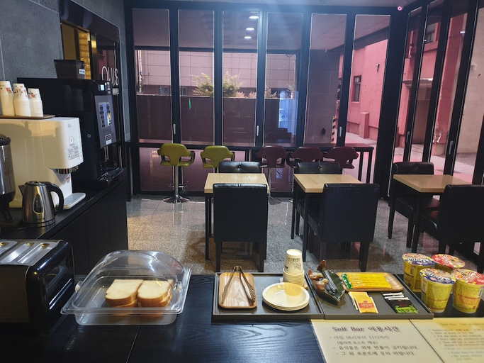 Food & Drinks 4, Louis Hotel, Sasang