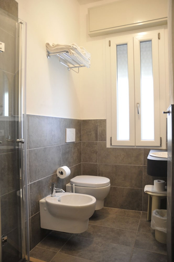 Bathroom 4, Hotel Eugenio, Forli' - Cesena
