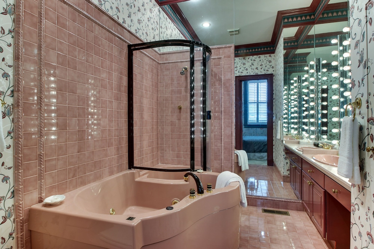Bathroom, Kingsley Inn, Lee