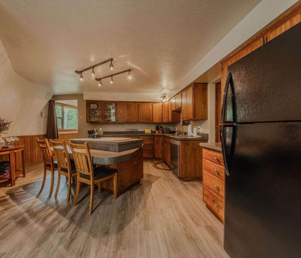Private kitchen 5, Gateway to Glacier, Flathead