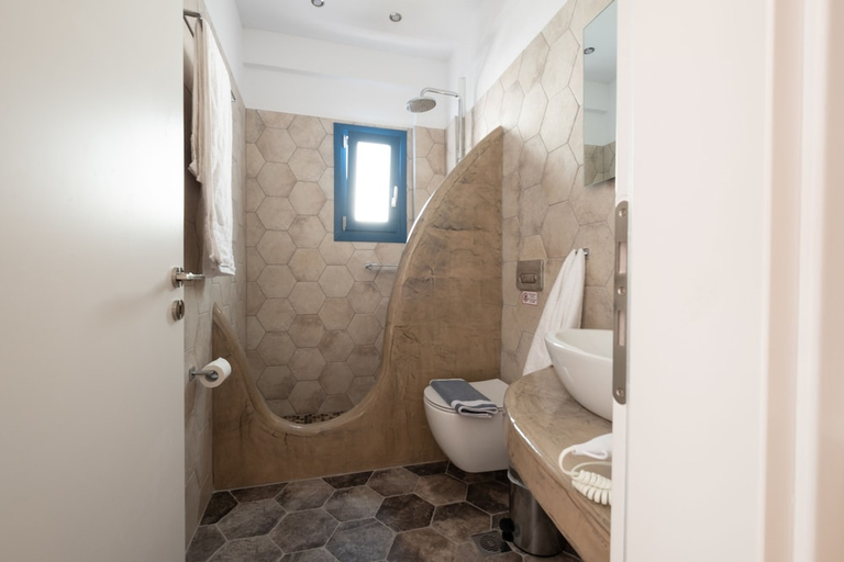 Bathroom 5, Tristhenia Hotel, South Aegean