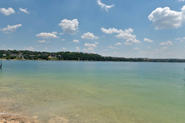 Room 3, Lake House Dock Slip Heated Pool Boat Launch Beach Game Room, Travis