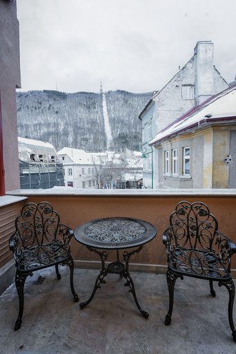 Others 3, Casa Chitic, Brasov