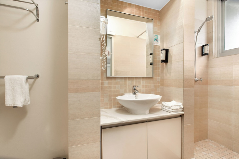 Bathroom 3, City Star Lodge, Brisbane