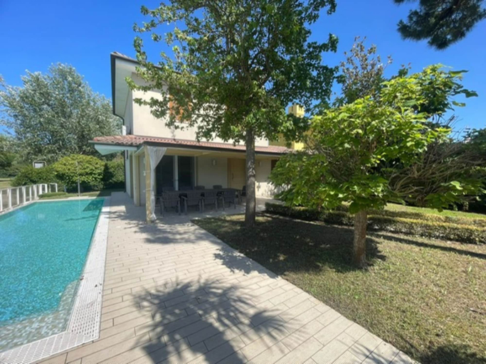 Pool 2, Delightful Villa With Garden and Pool in Albarella, Rovigo