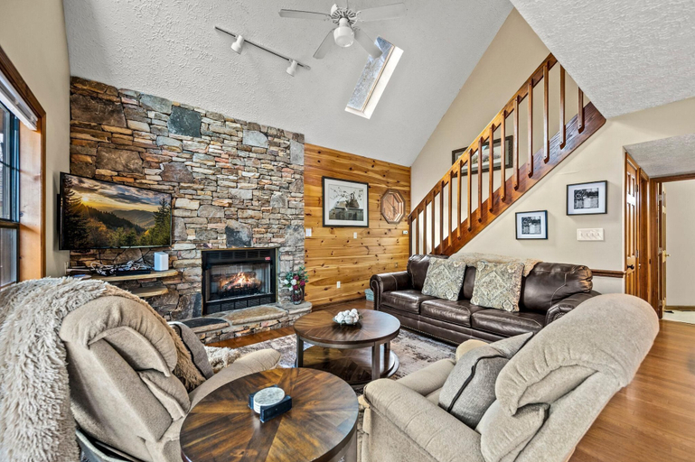 Living area 2, Lazy Dayz, Sevier