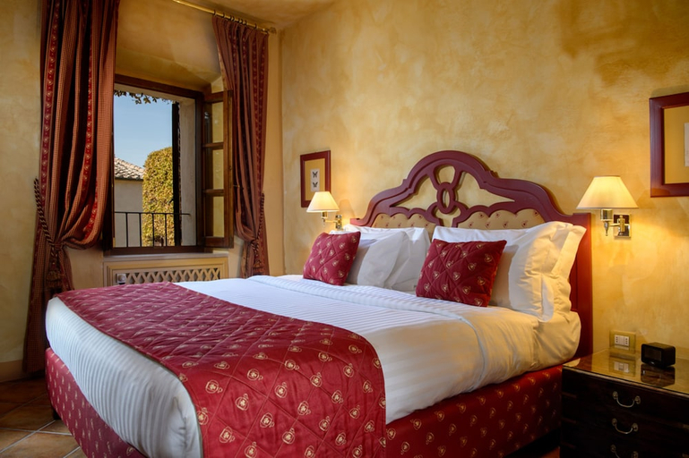 Bedroom 3, La Bagnaia Golf Resort, Siena