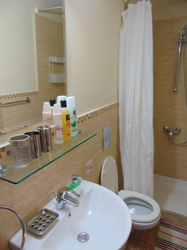 Bathroom 3, Charalambos Holiday Cottage, Larnaca
