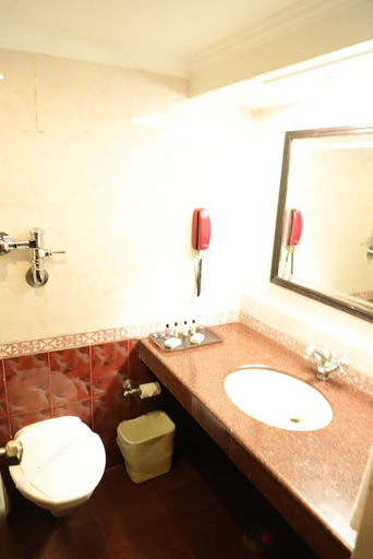 Bathroom 4, Vestin Park, Chennai