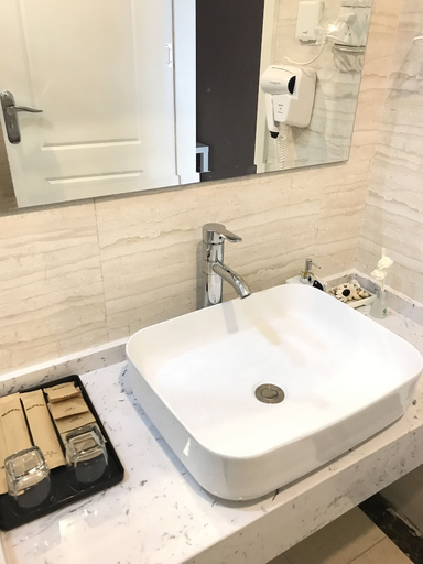 Bathroom 2, Xi'an Phoenix Holiday Hotel, Xi'an