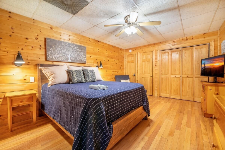 Room 3, Roudys Roost, Sevier