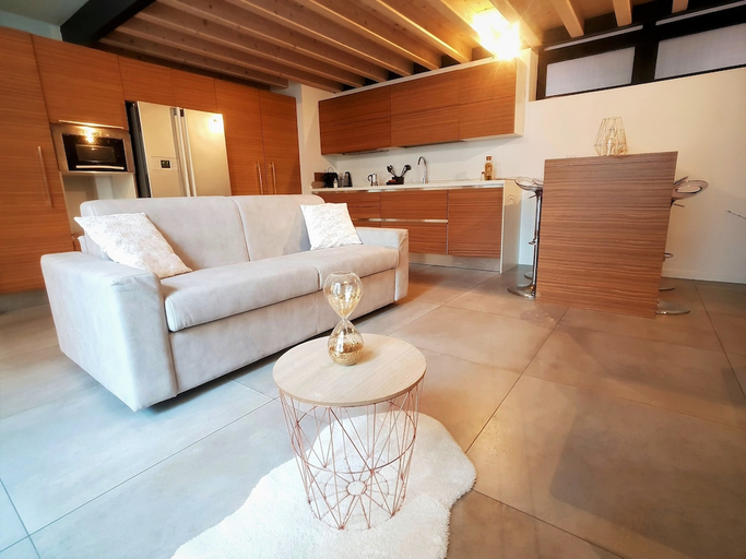 Others 3, Design Central Apartment, Bergamo