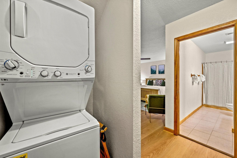 Bathroom 3, Mountain Dream, Sevier