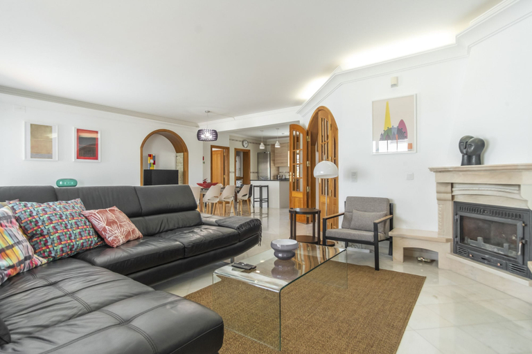 Room 3, FU1 in Moncarapacho With 6 Bedrooms and 6 Bathrooms, Olhão