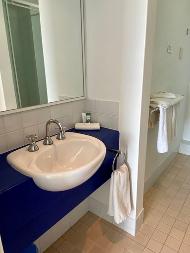 Bathroom 5, Ocean Beach Hotel, Perth