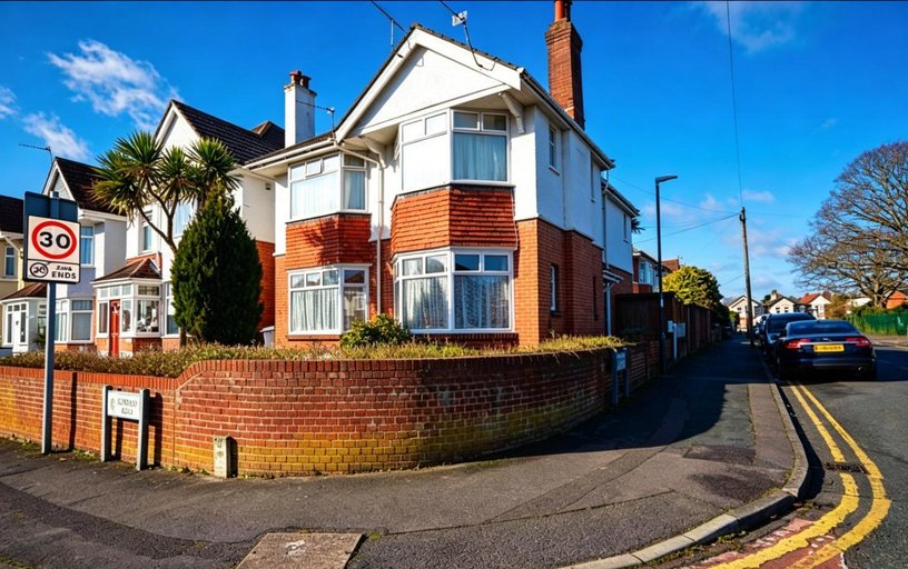 Exterior & Views