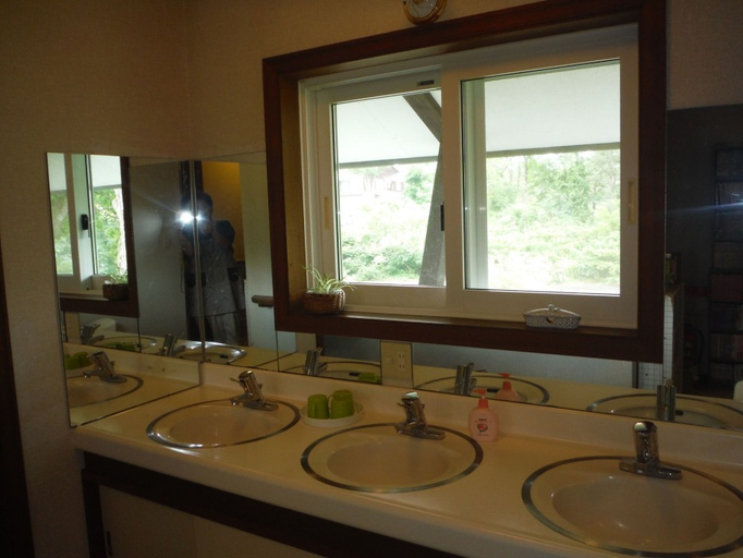 Bathroom 3, Mont Cervin, Myōkō