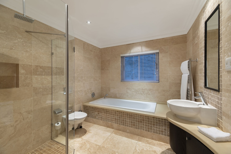 Bathroom 3, Beacon House, Eden