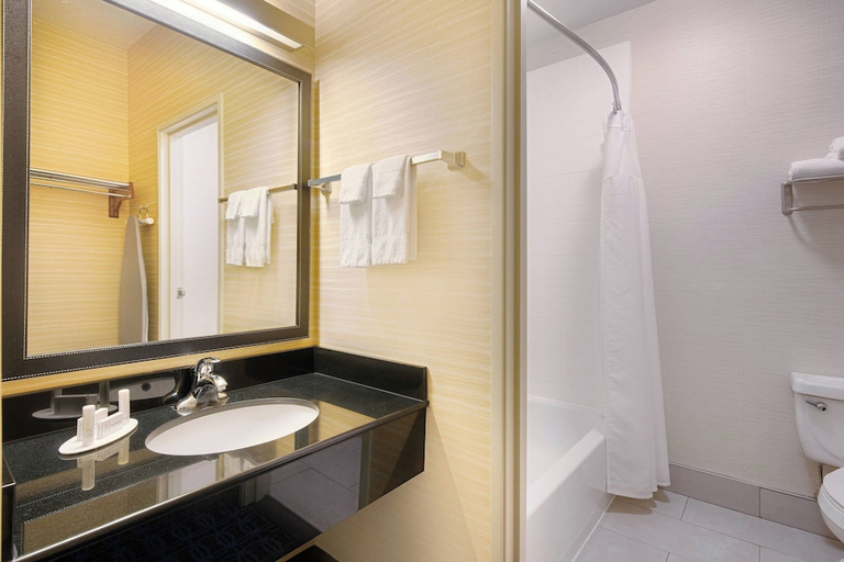 Bathroom 2, Fairfield Inn Suites By Marriott Austin University Area, Travis