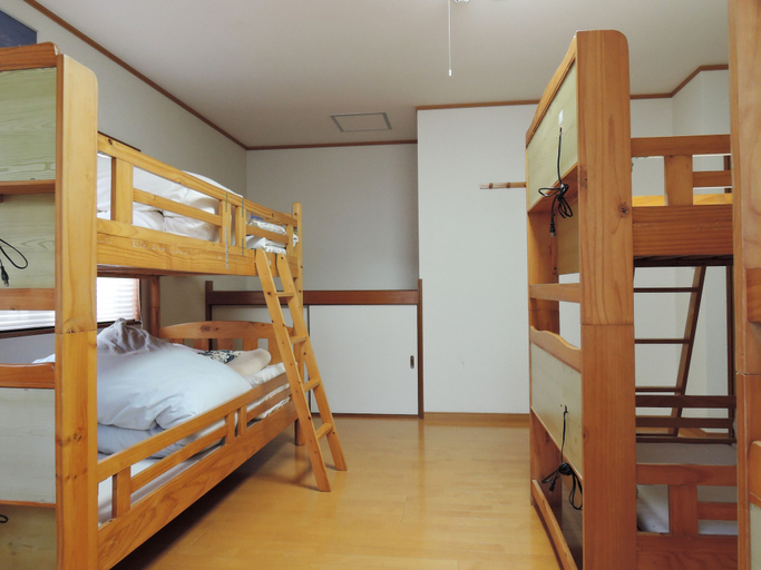 Bedroom 4, Beppu Yukemuri-no-oka Youth Hostel, Beppu