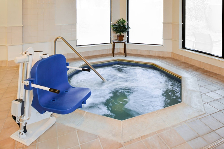 Sport & Beauty 5, Courtyard by Marriott Beaumont, Jefferson
