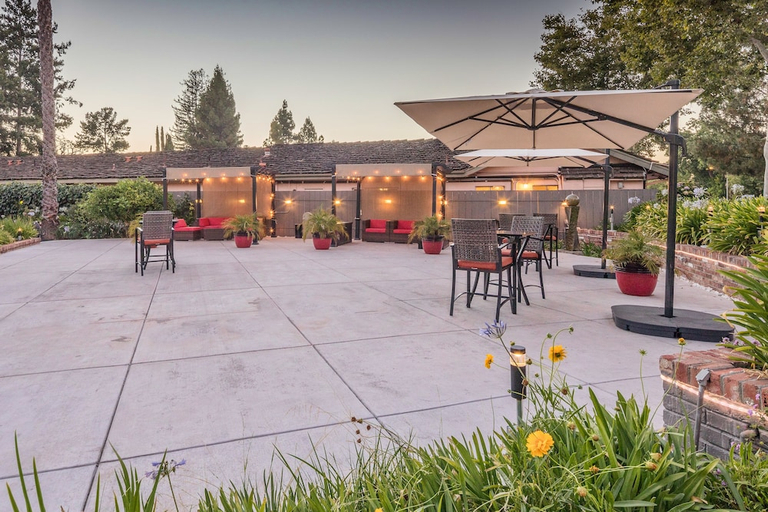 Food & Drinks 5, The Palo Alto Inn, Santa Clara
