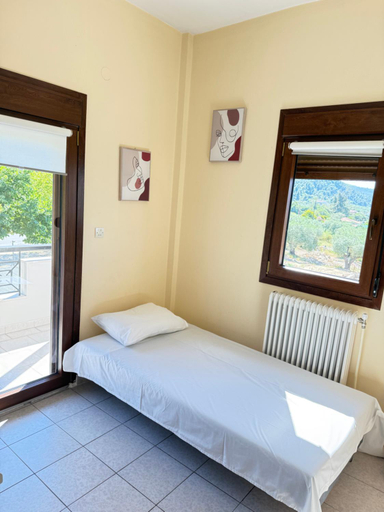 Bedroom 2, BALCONAKI APARTMENTS IN VOURVOUROU, Central Macedonia