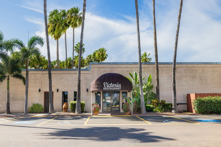 Exterior & Views 2, Victoria Palms Inn & Suites, Hidalgo