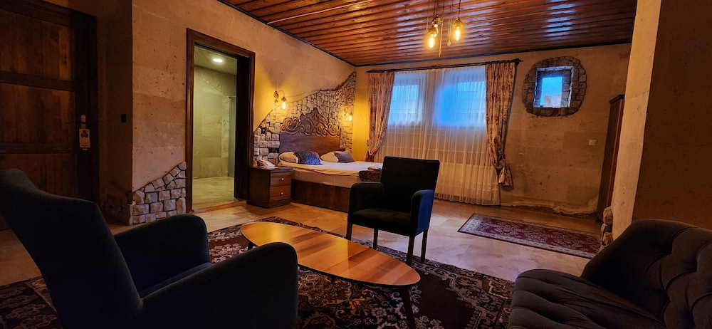 Others 5, Shoestring Stone House, Nevşehir