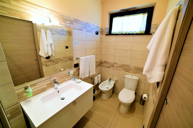Bathroom 5, B&B Dimora dell'Etna, Catania