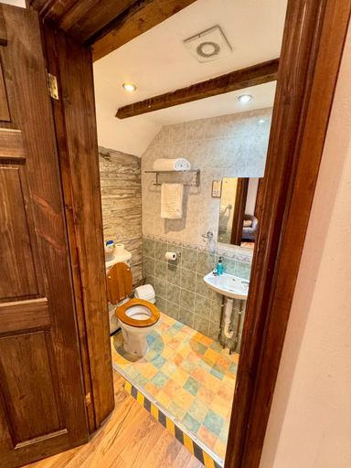 Bathroom 3, Seven Stars Inn, Powys