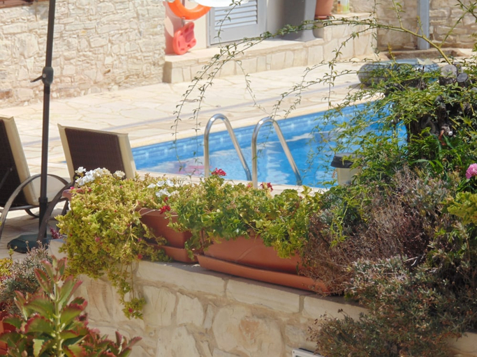 Exterior & Views 1, Charalambos Holiday Cottage, Larnaca