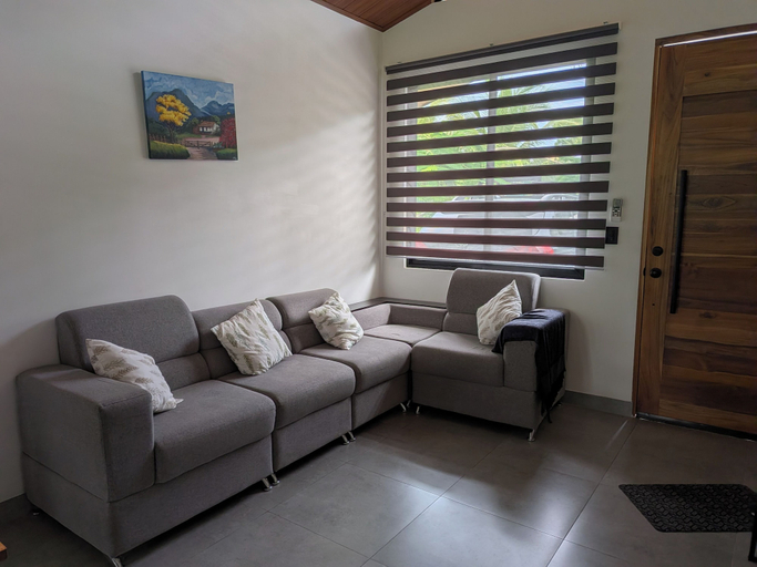 Living room, New Cozy Private Home Near all Beaches, Osa
