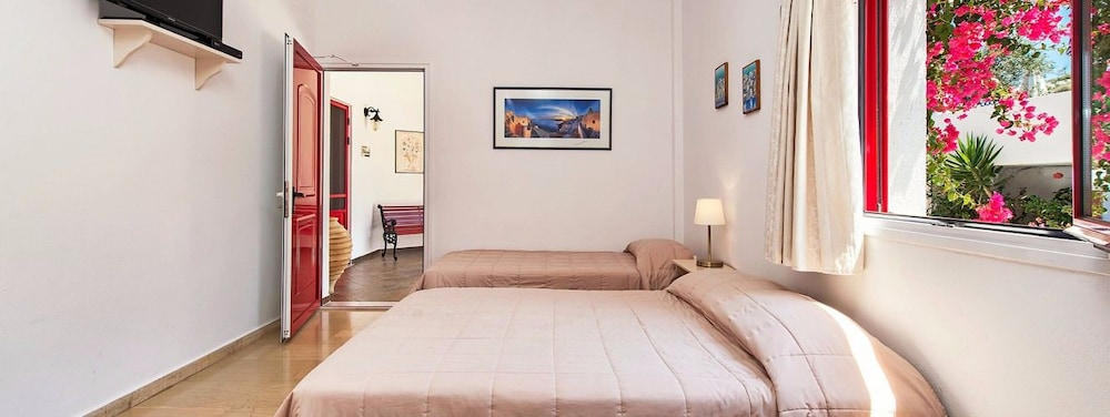 Others 2, Pension The Flower, South Aegean