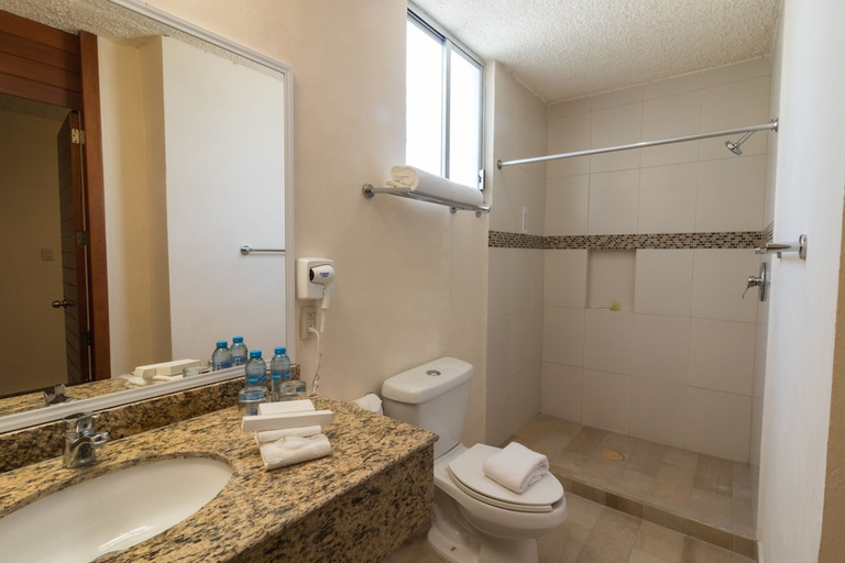Bathroom 3, Nonna Mia, Campeche