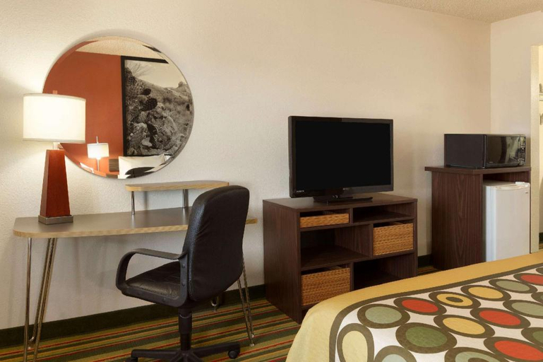 Bedroom 2, Woodward, Woodward