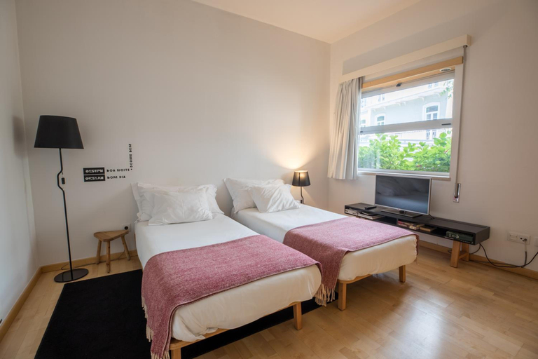Bedroom 2, The Lisbonaire Apartments, Lisbon