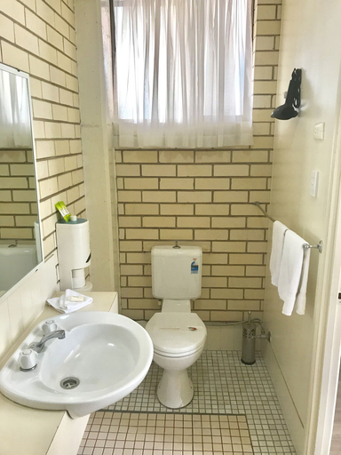 Bathroom 3, Tropical Gate Motor Inn, Rockhampton
