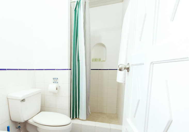 Bathroom 4, Beach Bungalows Los Corales, Salvaleon de Higuey