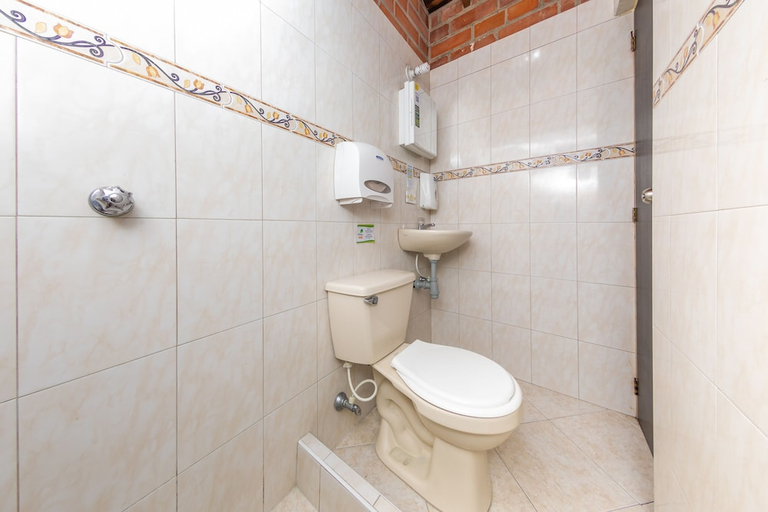 Bathroom 5, Ayenda 1231 Paradise Center, Medellín