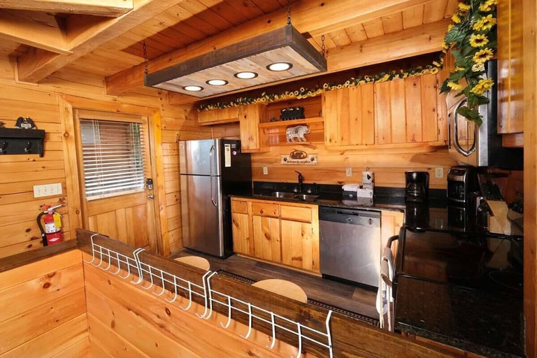 Private kitchen 3, Chubby Bear, Sevier