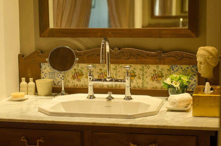 Bathroom 3, Stone House Kandy, K.F.G. & G. Korale