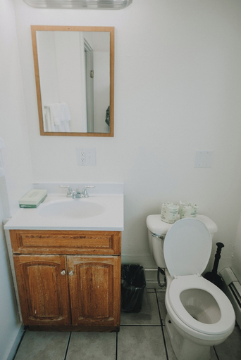 Bathroom 3, Queen City Inn, Penobscot